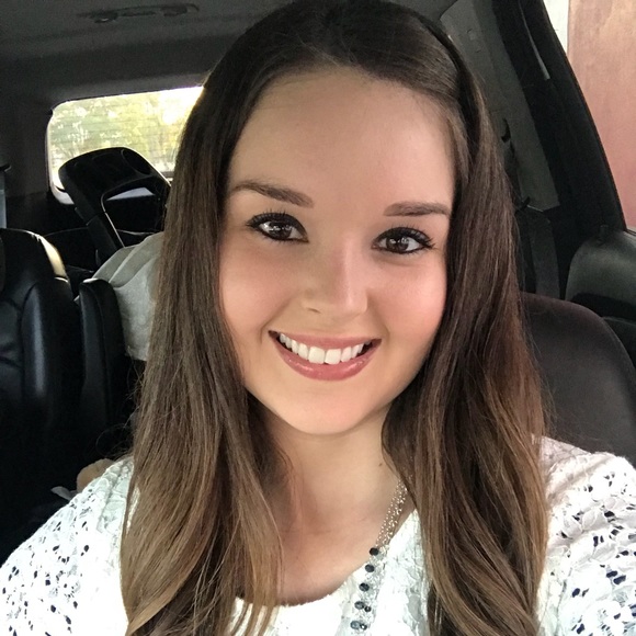 Meet your Posher, Danielle - Picture 1 of 1